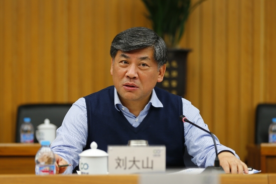 刘大山董事长以普通党员身份参加集团公司